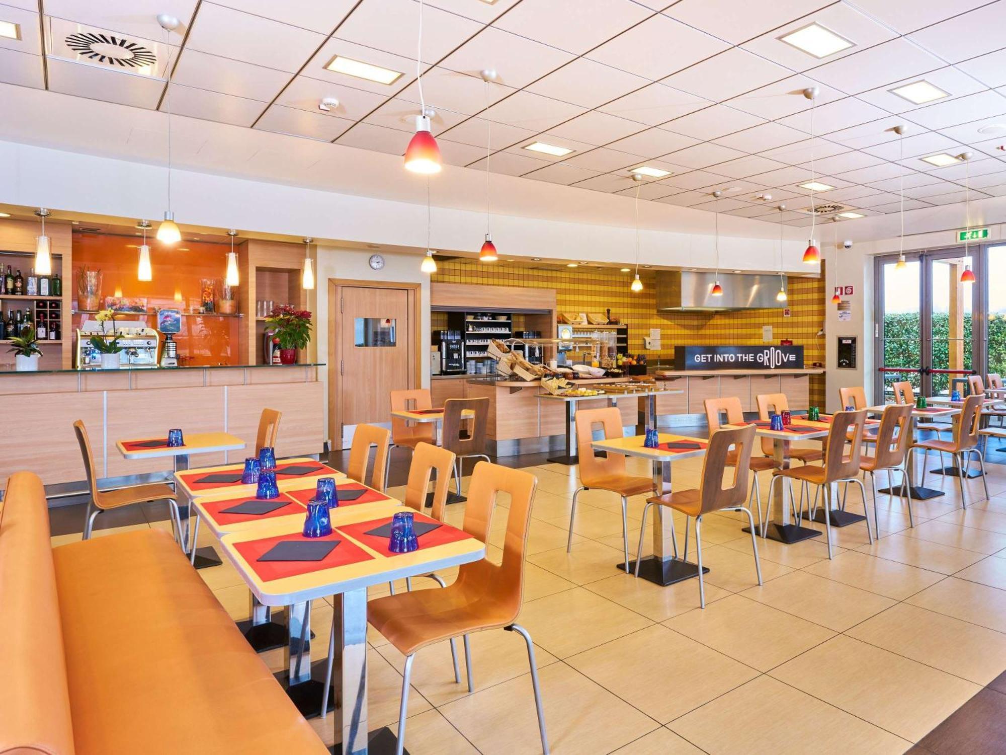Ibis Como Grandate Exterior photo